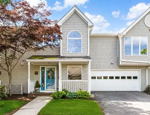 454 Paddock Ln, Bristol, RI 02809