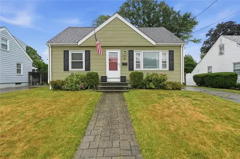 22 Yale Ave, Riverside, RI 02915