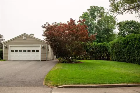 Exterior - 90 Frontier Rd, Warwick, RI 02889 photo 4 of 6