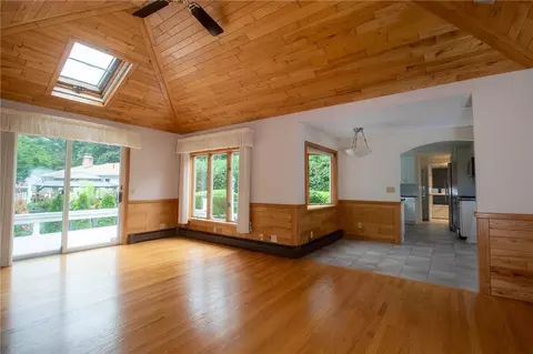 Living - 90 Frontier Rd, Warwick, RI 02889 photo 2 of 9