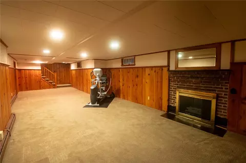 Living - 90 Frontier Rd, Warwick, RI 02889 photo 9 of 9