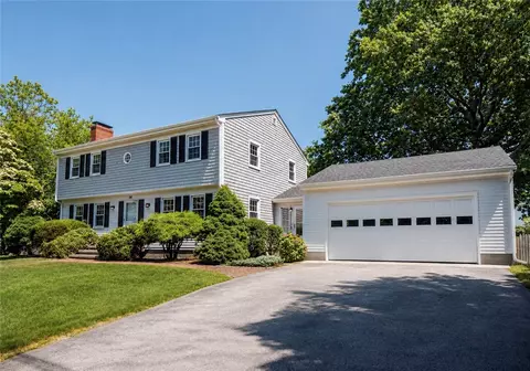 94 Ferreira Ter, Portsmouth, RI 02871