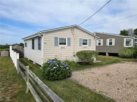 725 Succotash Rd, South Kingstown, RI 02879
