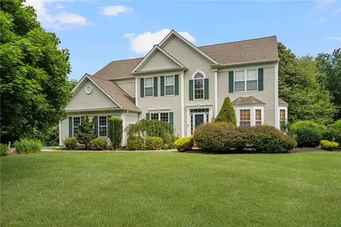 40 Wild Rose Ct, South Kingstown, RI 02879