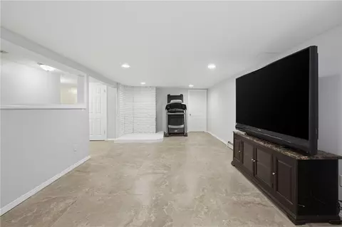 178 Halsey Rd, Woonsocket, RI 02895 photo 27