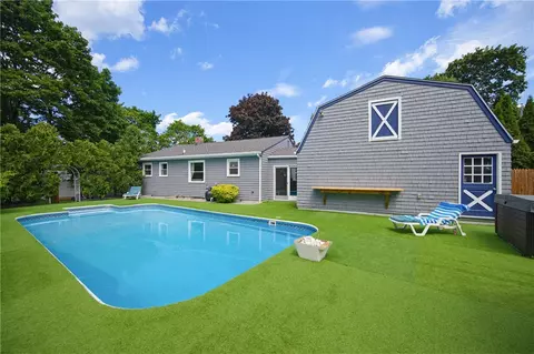 178 Halsey Rd, Woonsocket, RI 02895 photo 4