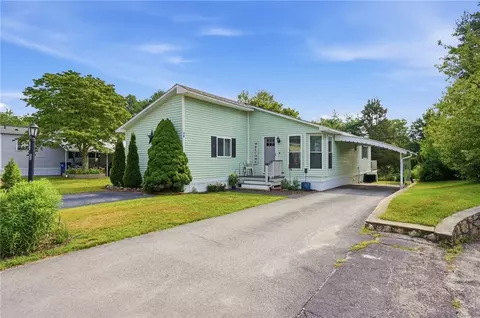 36 Cantaberry Ln, Coventry, RI 02816