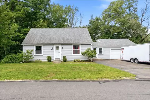 917 Woonsocket Hill Rd, North Smithfield, RI 02896