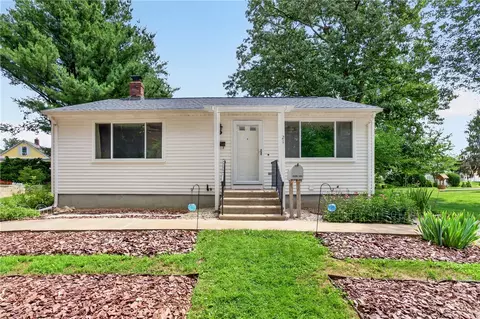 21 Moreland St, Johnston, RI 02919