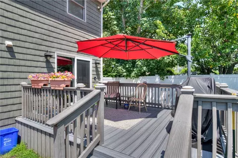 Exterior - 16 Arlington Ave, Warren, RI 02885 photo 7 of 8