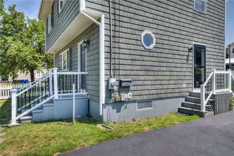 Exterior - 16 Arlington Ave, Warren, RI 02885 photo 4 of 8