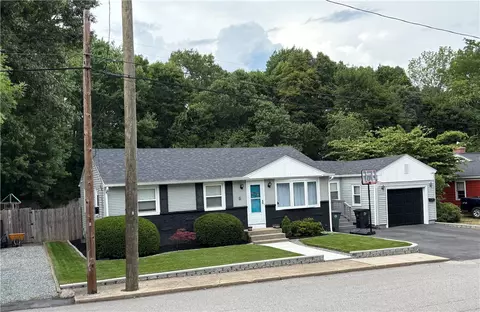 21 Eileen Dr, Coventry, RI 02816 photo 2