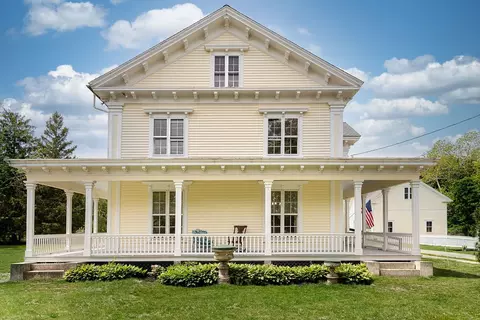 299 Davisville Rd, North Kingstown, RI 02852