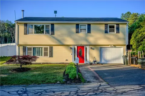 150 Coolidge St, Swansea, MA 02777