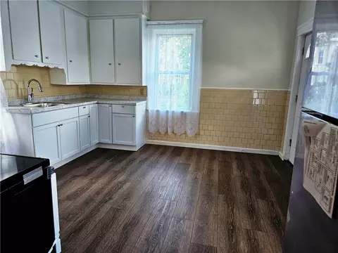 168 Spring St, Woonsocket, RI 02895 photo 8