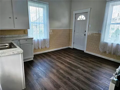 168 Spring St, Woonsocket, RI 02895 photo 12