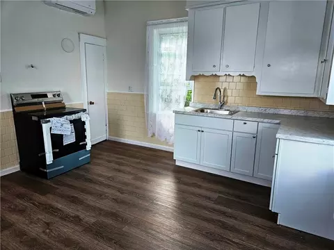 168 Spring St, Woonsocket, RI 02895 photo 10