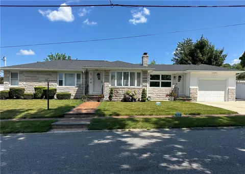 99 Lookout Ave, Cranston, RI 02920