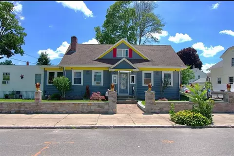 262 W Forest Ave, Pawtucket, RI 02860