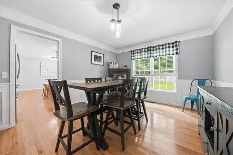 Dining - 26 Davis Cir, Warwick, RI 02886 photo 3 of 3