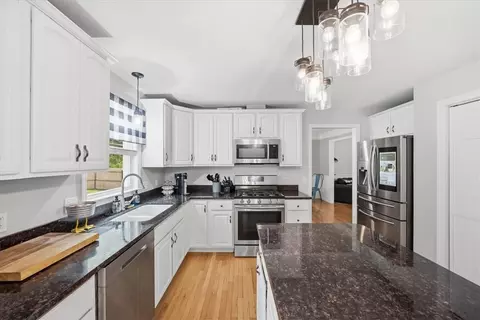 26 Davis Cir, Warwick, RI 02886 photo 13