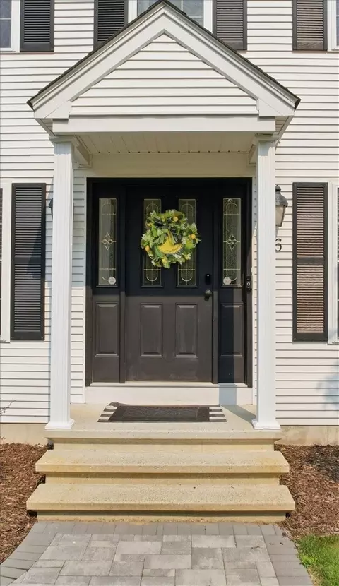 26 Davis Cir, Warwick, RI 02886 photo 5