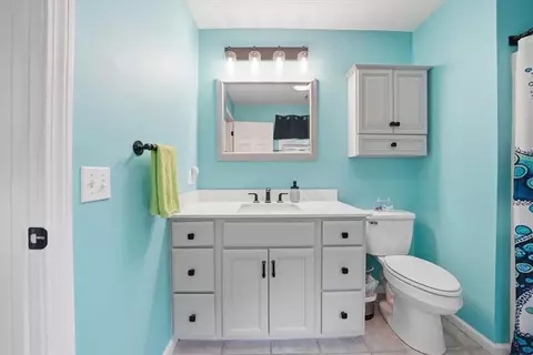 Bath - 26 Davis Cir, Warwick, RI 02886 photo 5 of 5