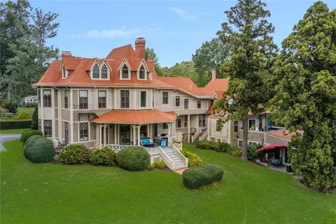 428 Gibbs Ave #5, Newport, RI 02840
