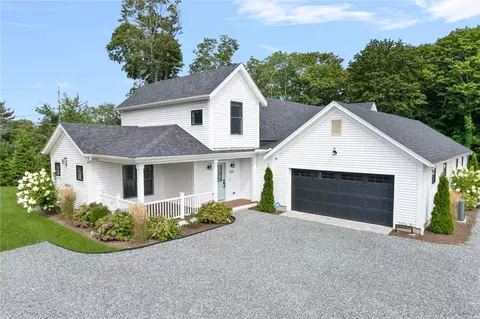 561 Bristol Ferry Rd #A, Portsmouth, RI 02871