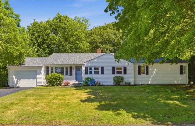 117 Canonchet Dr, Portsmouth, RI 02871