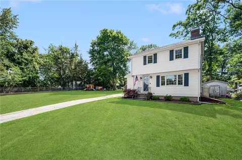 22 Clyde St, Blackstone, MA 01504