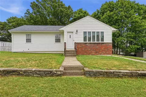 27 Danby St, Providence, RI 02904