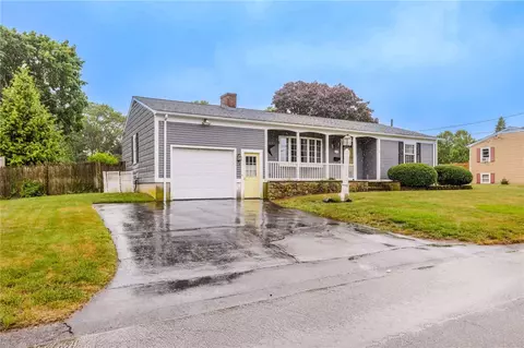 153 Russell St, Tiverton, RI 02878