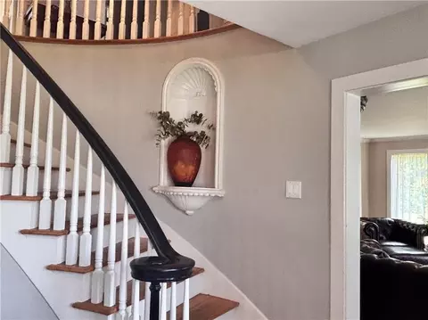 Entry Way - 18 Ann Ct, Cranston, RI 02921 photo 3 of 8