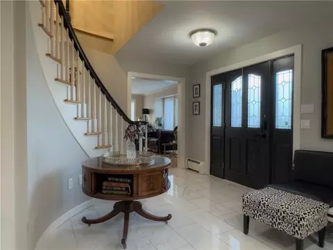 Entry Way - 18 Ann Ct, Cranston, RI 02921 photo 2 of 8