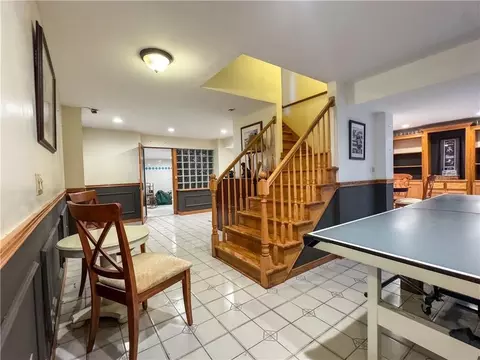 Entry Way - 18 Ann Ct, Cranston, RI 02921 photo 8 of 8