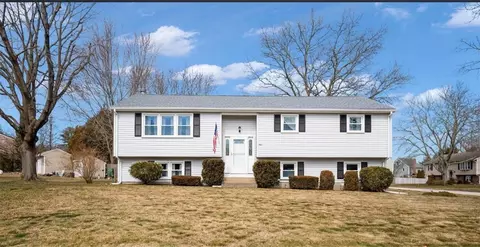 1 Midlands Dr, East Greenwich, RI 02818