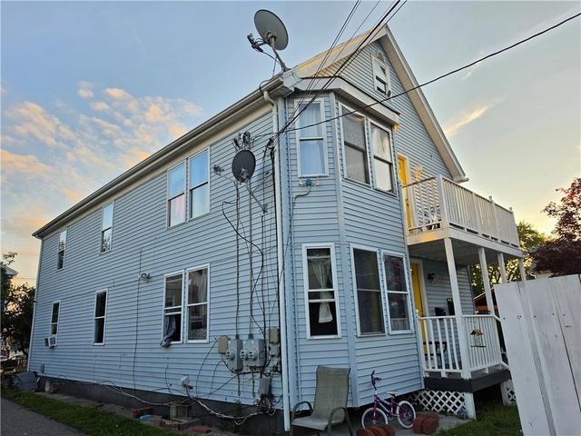 28 Benedict St, Providence, RI 02907