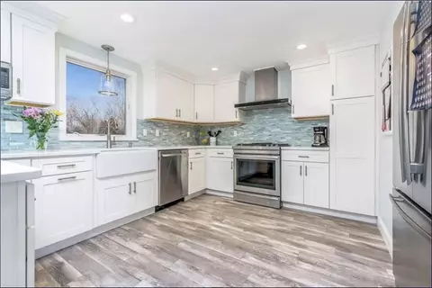 26 Jamestown Blvd, Narragansett, RI 02882