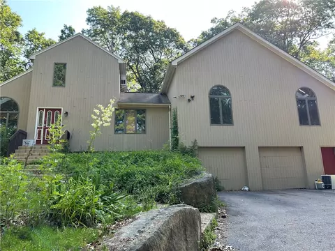 20 Fry Pond Rd, West Greenwich, RI 02817