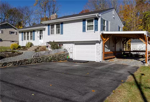 51 Orchard St, North Smithfield, RI 02896