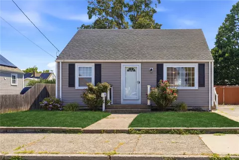 98 Dewey Ave, Pawtucket, RI 02861