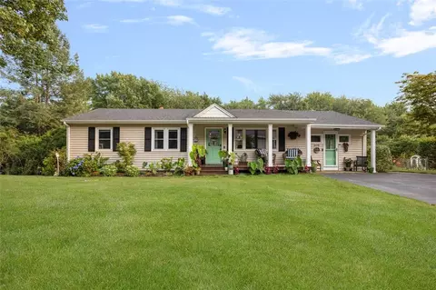 209 Dahlia Dr, North Kingstown, RI 02852