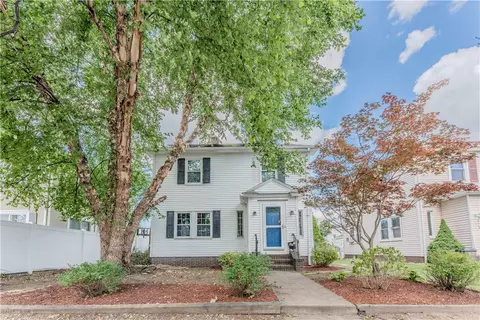 27 Willis St, Cranston, RI 02910
