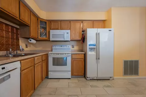 703 Brookhaven Ln #703, Woonsocket, RI 02895 photo 8
