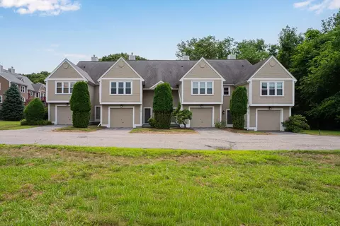 703 Brookhaven Ln #703, Woonsocket, RI 02895 photo 4