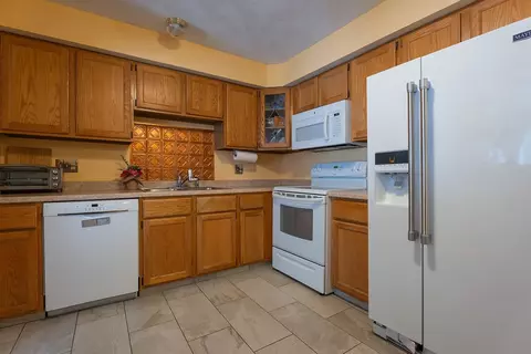 703 Brookhaven Ln #703, Woonsocket, RI 02895 photo 7