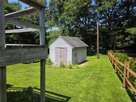 Exterior - 5 Brook View Ct, Westerly, RI 02891 photo 5 of 5