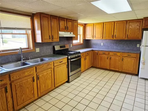Kitchen - 5 Brook View Ct, Westerly, RI 02891 photo 2 of 3