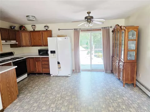 Kitchen - 5 Brook View Ct, Westerly, RI 02891 photo 2 of 5